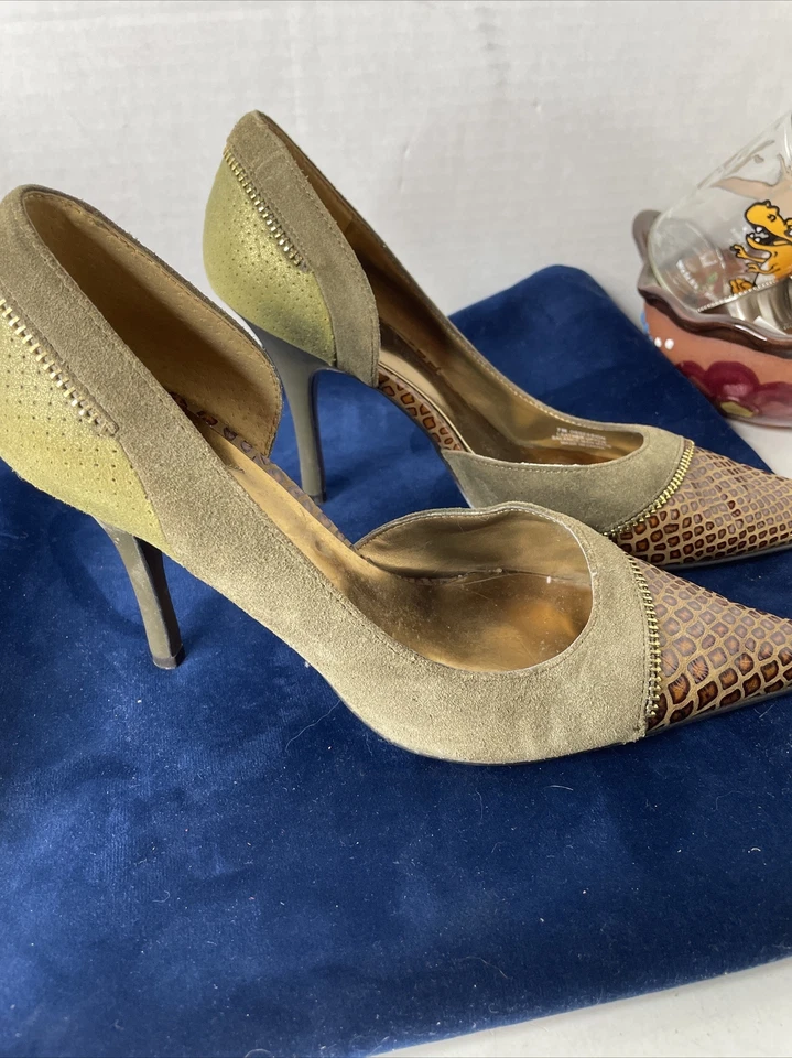 Zapatos de salón Carlos Santana talla 7 gamuza tacón alto punta puntiaguda elegantes usados en excelente estado Foto 3 de 4