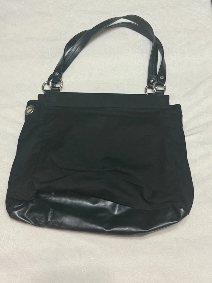 Miche vermelho grande com inserção magnética preta com alças e base pretas - Imagem 4 de 4