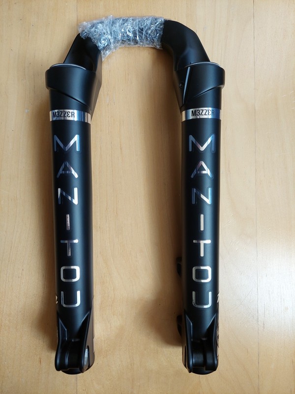 Manitou Mezzer 275 Fork Lowers BNIB 141-36713-K012