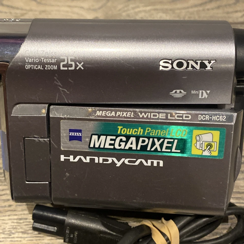 Sony Handycam DCR-HC62E Handheld MiniDV Camcorder Silver with charger  - Image 2 of 4