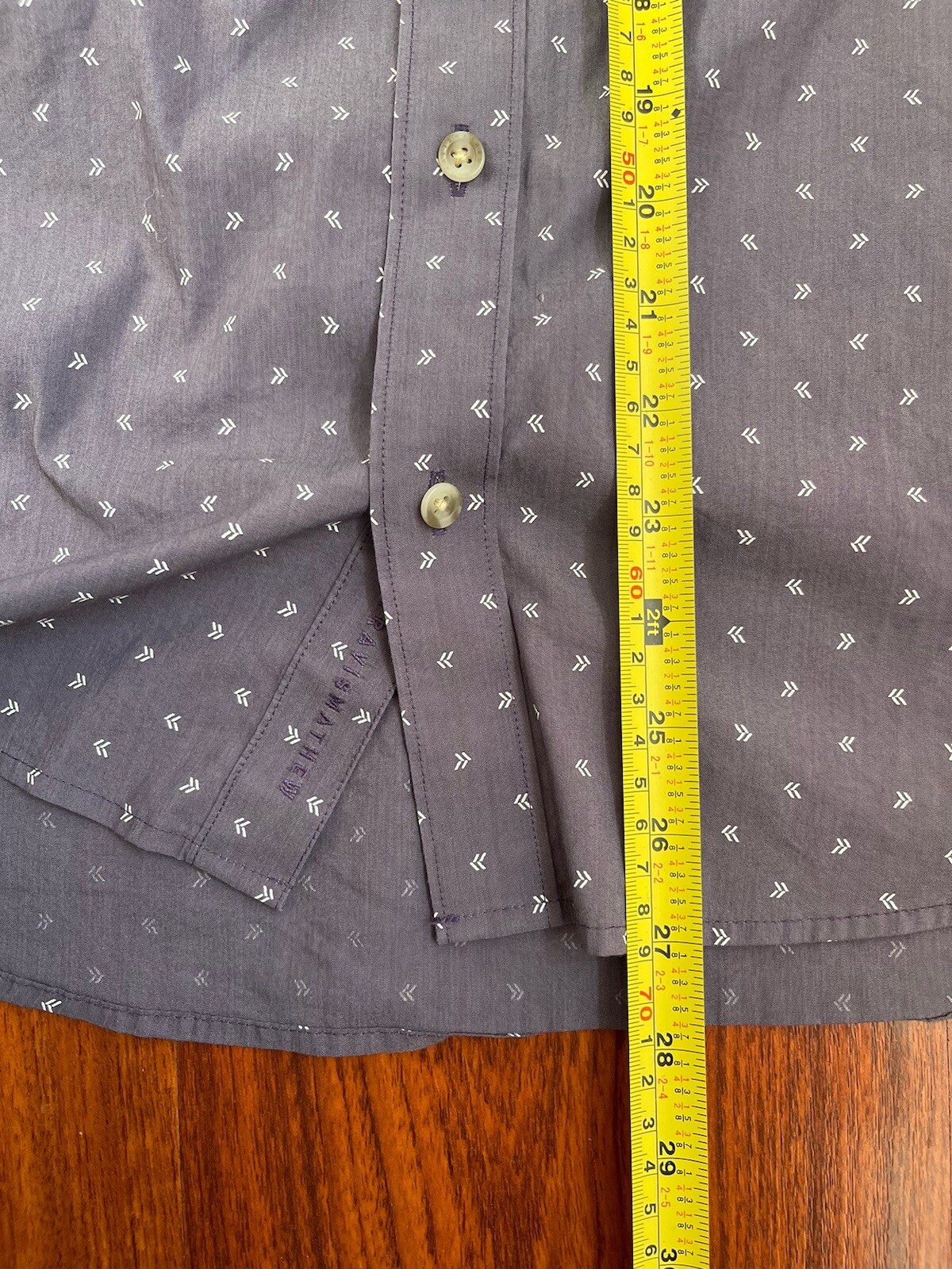 Travis Mathew Size Small Arrow Pattern Button Dow… - image 4