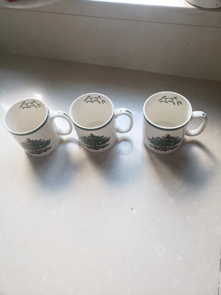 Spode Christmas Tree / Holly / Mistletoe Design Mug - 2 available. - Image 4 of 4