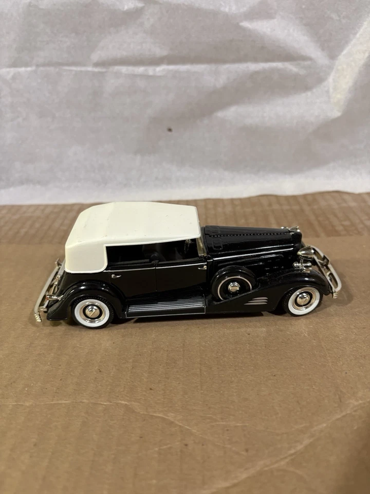 Anson Black Die Cast 1933 Cadillac Fleetwood Car - Image 2 of 4