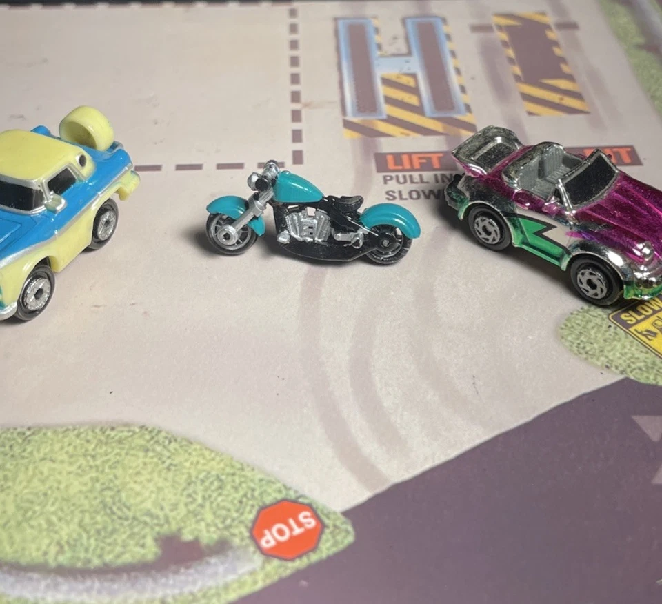 MicroMachines Scaled Harley (Green/Black/Chrome) OTHER VEHICLES NOT INCLUDED - Image 3 of 4