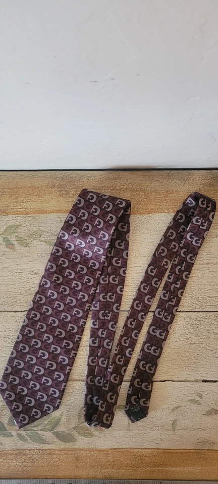 Corbata 100% Seda Bijoux Terner Hecha a Mano Para Hombre Borgoña/Vino Patrón Geométrico Foto 2 de 4