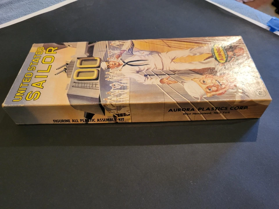VINTAGE 1957 AURORA UNITED STATES SAILOR MODEL KIT - Image 3 of 4