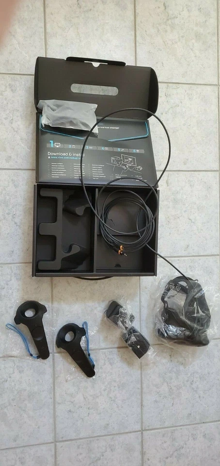 ⭐️ BEST DEAL! HTC VIVE VR FULL KIT USED ONCE, BASICALLY BRAND NEW + FREE EXTRAS - Image 3 of 4