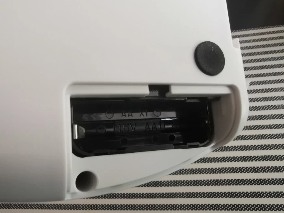 Top Paw Small Pet Feeder with Clock Lock - Image 4 of 4