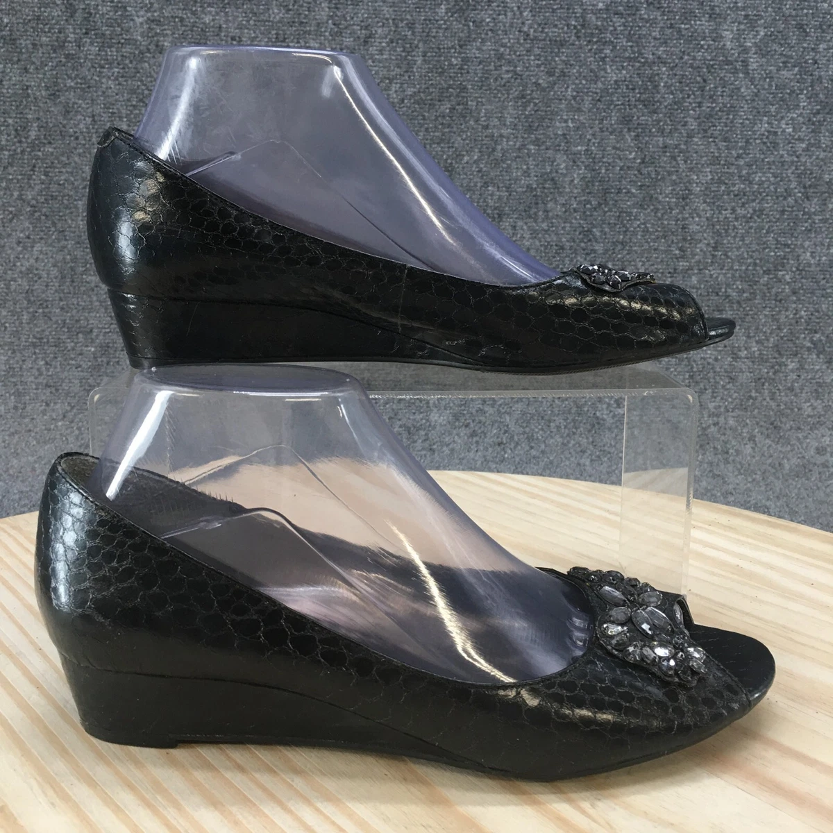 Laura deals ashley sandals