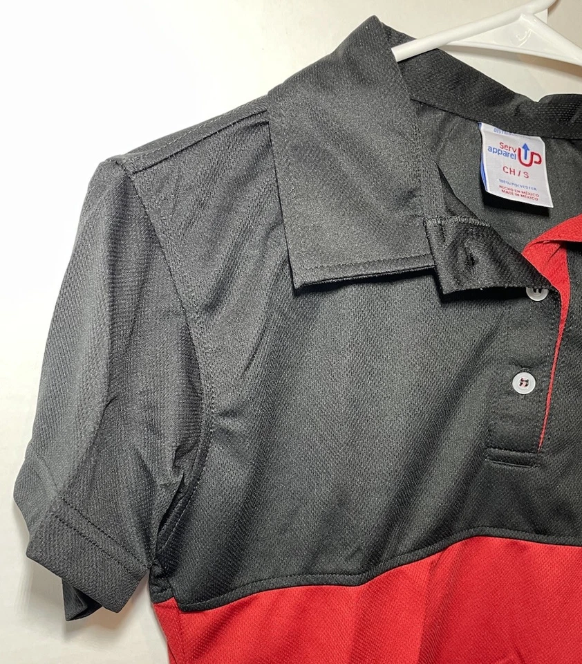 Camisa Polo Gerente Sonic Drive En Rojo y Negro Uniforme de Trabajo Bordado Rojo Logo Foto 3 de 4