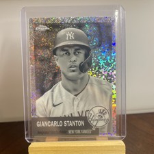 2022 Topps Chrome Platinum Black & White Mini Diamond Giancarlo Stanton #285