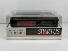 Spartus AM/FM Digital Clock Radio Woodgrain Model 0133C1 NOS Sealed