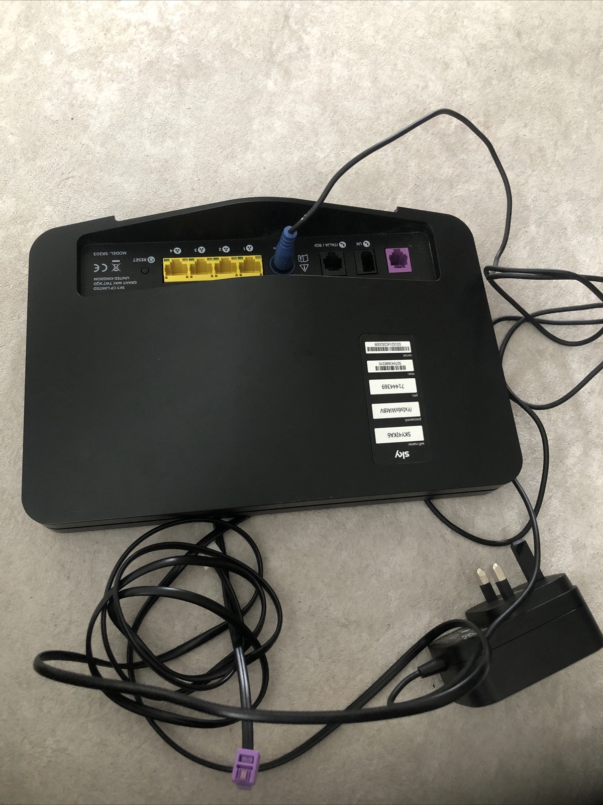 Sky Broadband Q Router 4.2 hub WiFi Model SR203 Latest model BOXED ...