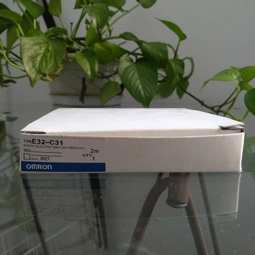 new omron E32-C31 E32-C31 PhotoElectric Switch Fiber Unit free shipping