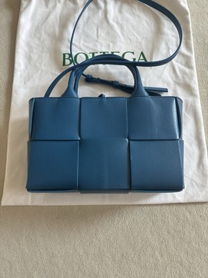 Handtasche, BOTTEGA VENETA, Arco, Schulterriemen,Leder, Blau, NEU