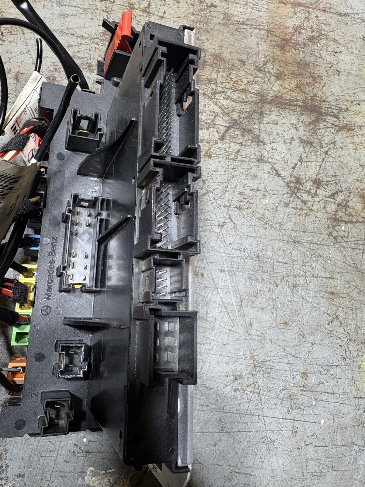 03-12 Mercedes SL500 SL55 AMG SL550 R230 Rear SAM Fuse Box Relay Module Oem