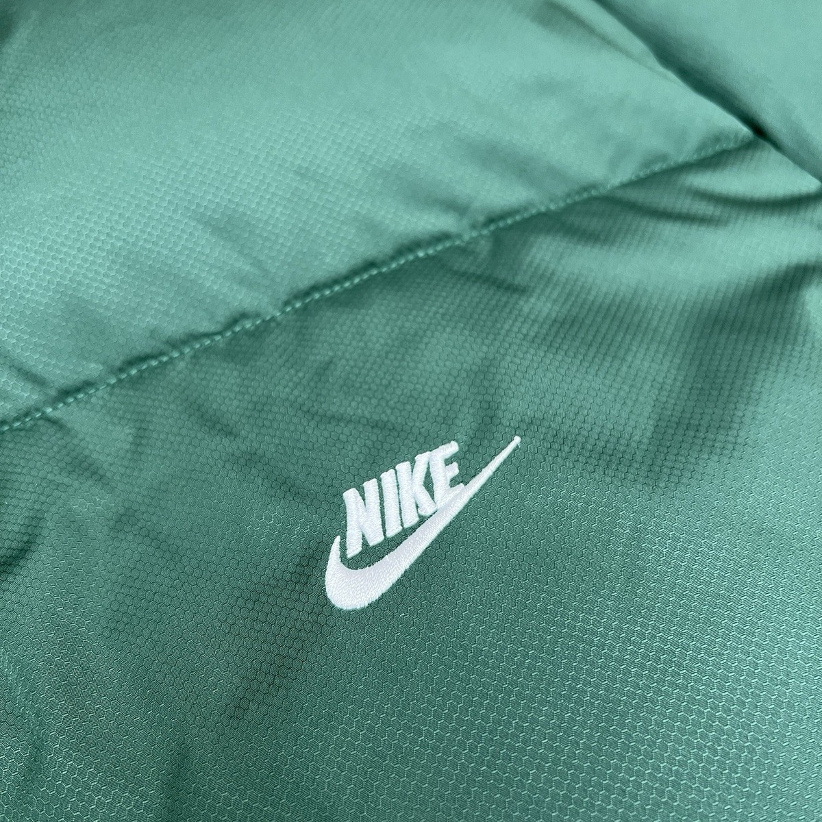 Nike Sportswear Club Primaloft Full Zip Puffer Jacket Size XL Mens