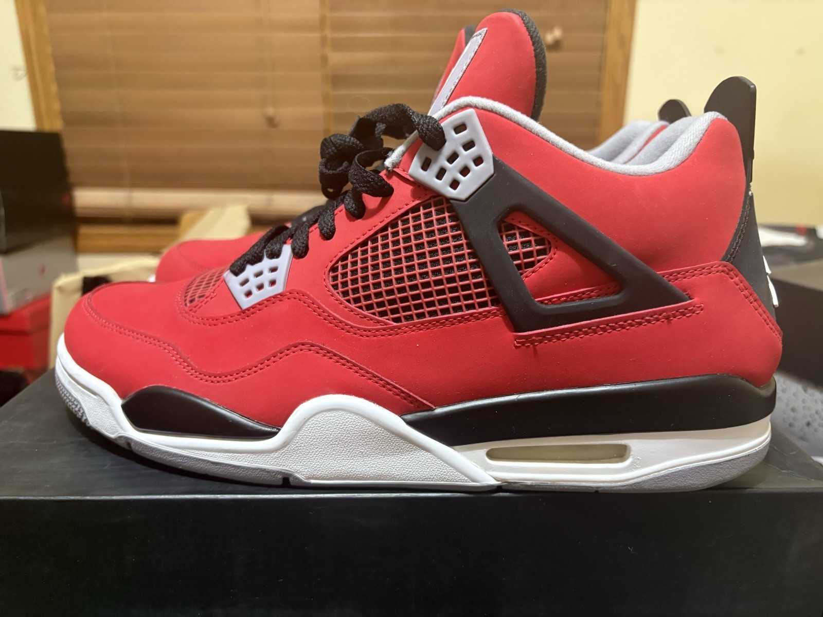 Nike Air Jordan 4 Retro Toro Bravo Mens RARE Sz 13.5  RARE