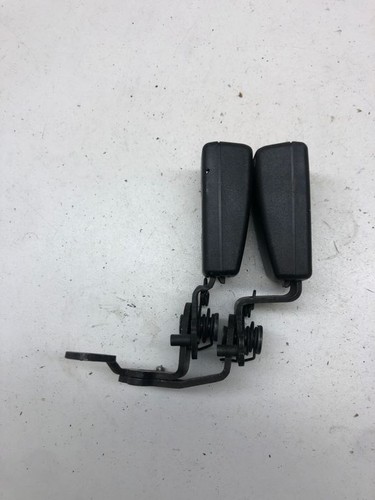 Volkswagen Golf VII 2018 Gurtschloss hinten Mitte 8V0857739A DRA83836