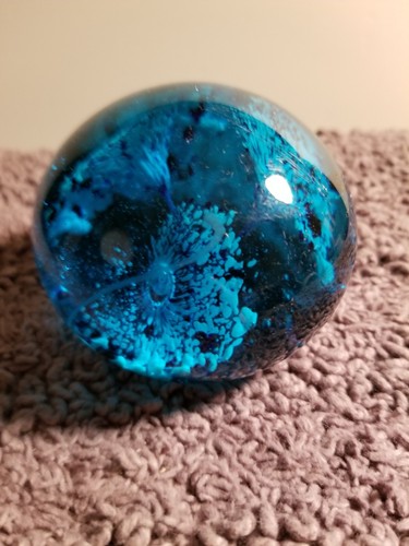 Art Glass Royal Blue Floral Paper weight 2.5 Diameter Coastal Beachy - Picture 2 of 11