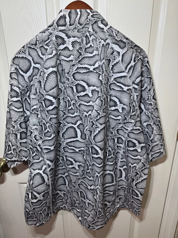 Chaqueta de tenis de golf Bette & Court cremallera completa talla LG para mujer manga corta piel de serpiente Foto 4 de 4