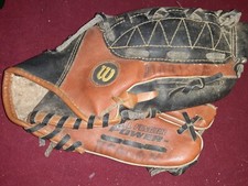 wilson baseball glove 10.5 inch KIDS SIZE GOOD CONDITION MULTI COLOR