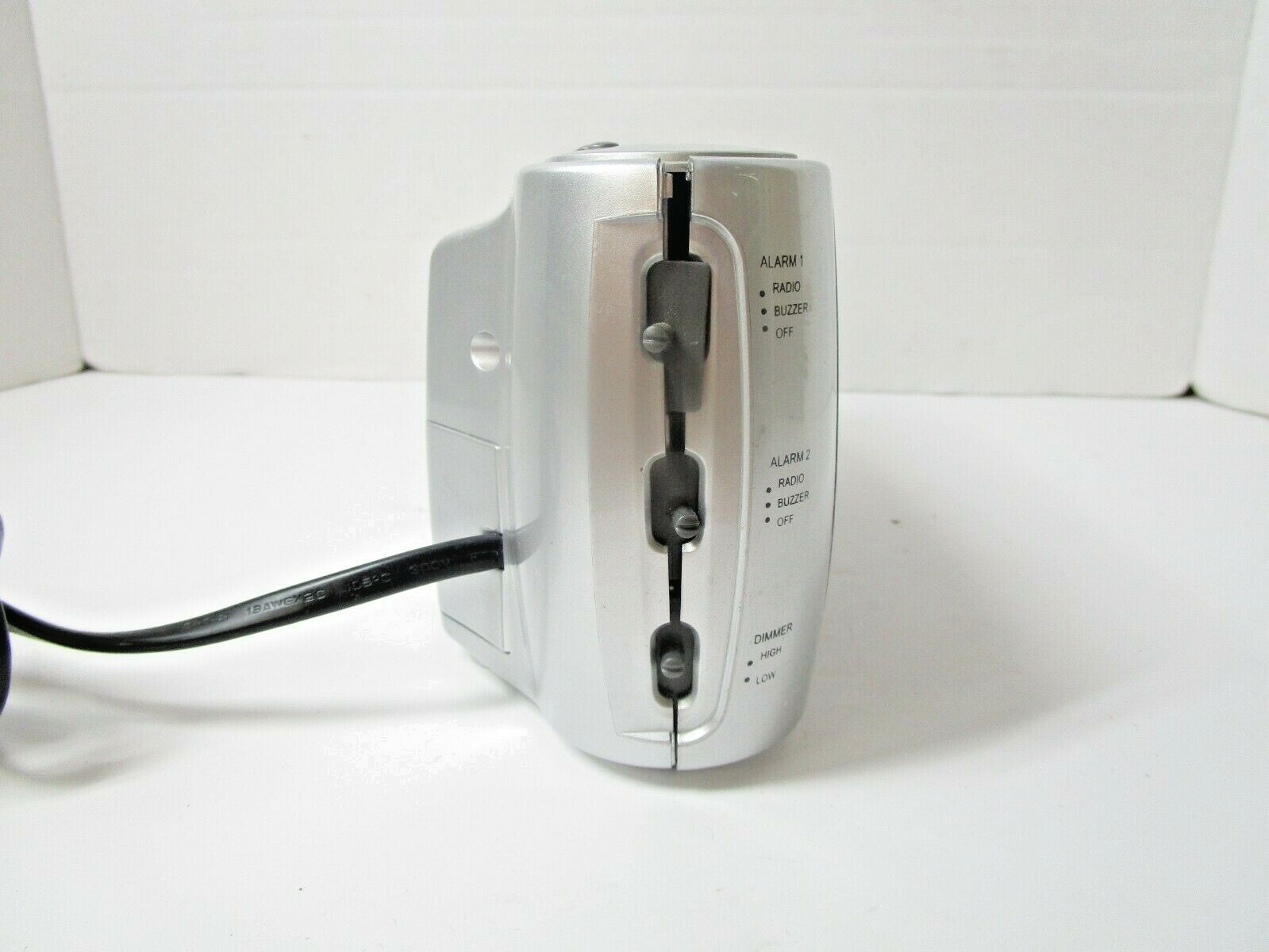 Emerson Research CKS2288 SmartSet Dual Alarm Am FM Auto Clock Radio for ...