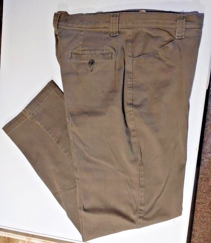 Used Women’s Size 8M, Lee’s Khakis, gray, 4 pockets, great condition