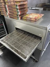 XLT  24 P ZZA OVEN