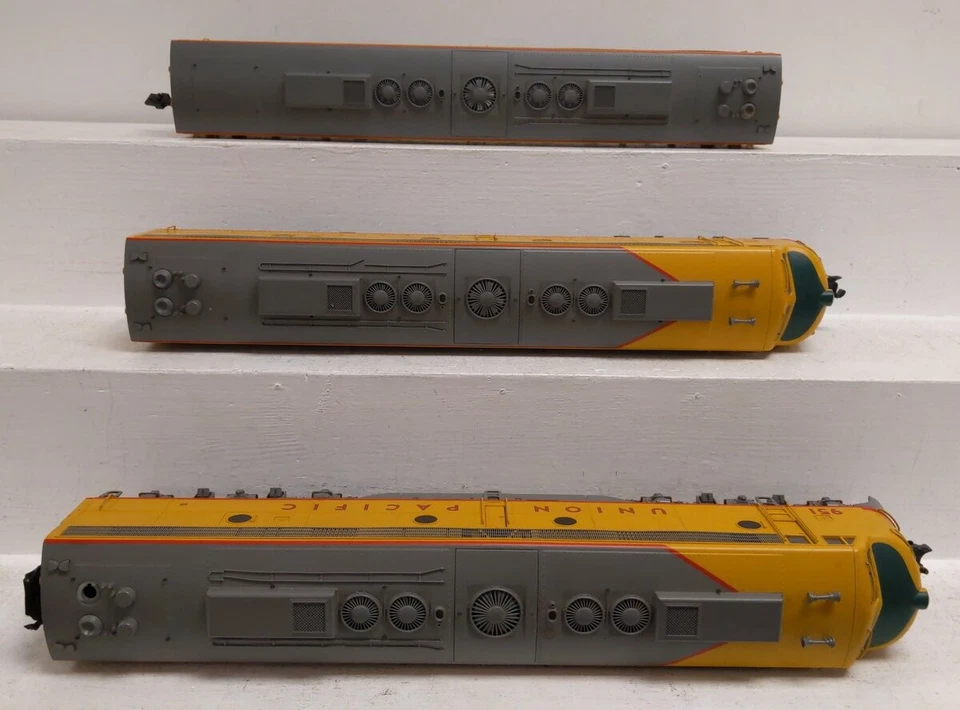 K-Line K-28901S O Gauge Union Pacific E8 ABA Diesel Locomotive Set EX - Image 3 of 4