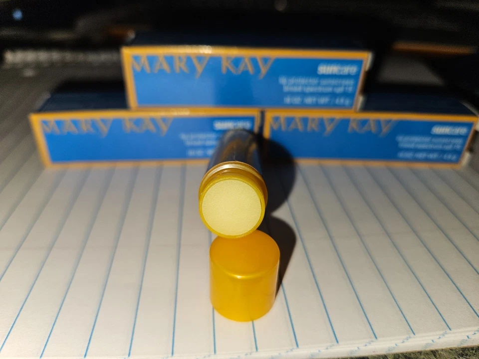 Protetor labial Mary Kay protetor solar amplo espectro FPS 15,16 oz. LOTE DE 3 - Imagem 3 de 4