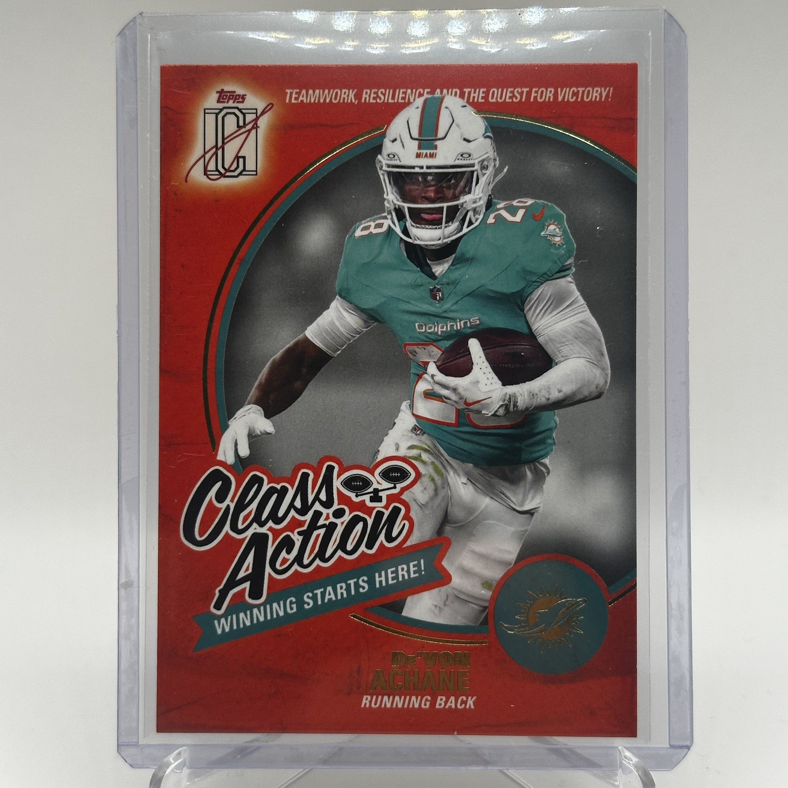 De'Von Achane - 2025 Topps Composite Class Action Miami Dolphins #CA-20 019/299