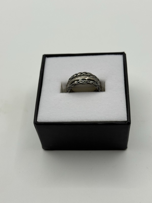 JOOLALA .925 Sterling Silver Ring Size 8.25