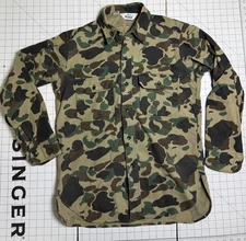 Vintage Woolrich Camo Hunting Button Up Shirt Men's Medium Cotton Y2K Woodland