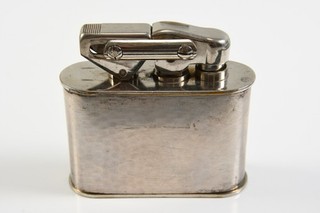 C68W32 Silber 800 Feuerzeug