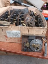 Ancienne Serrure Verticale