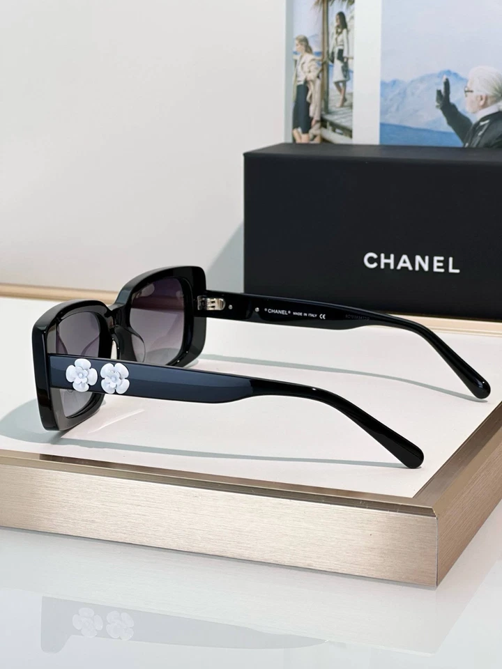 Nuevas Gafas de Sol Chanel Auténticas Negras Cuadradas Camelia Flor Perla Nuevas con Etiquetas Foto 4 de 4