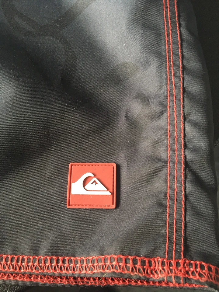 Short de Surf QuickSilver Taille M - Photo 2/4