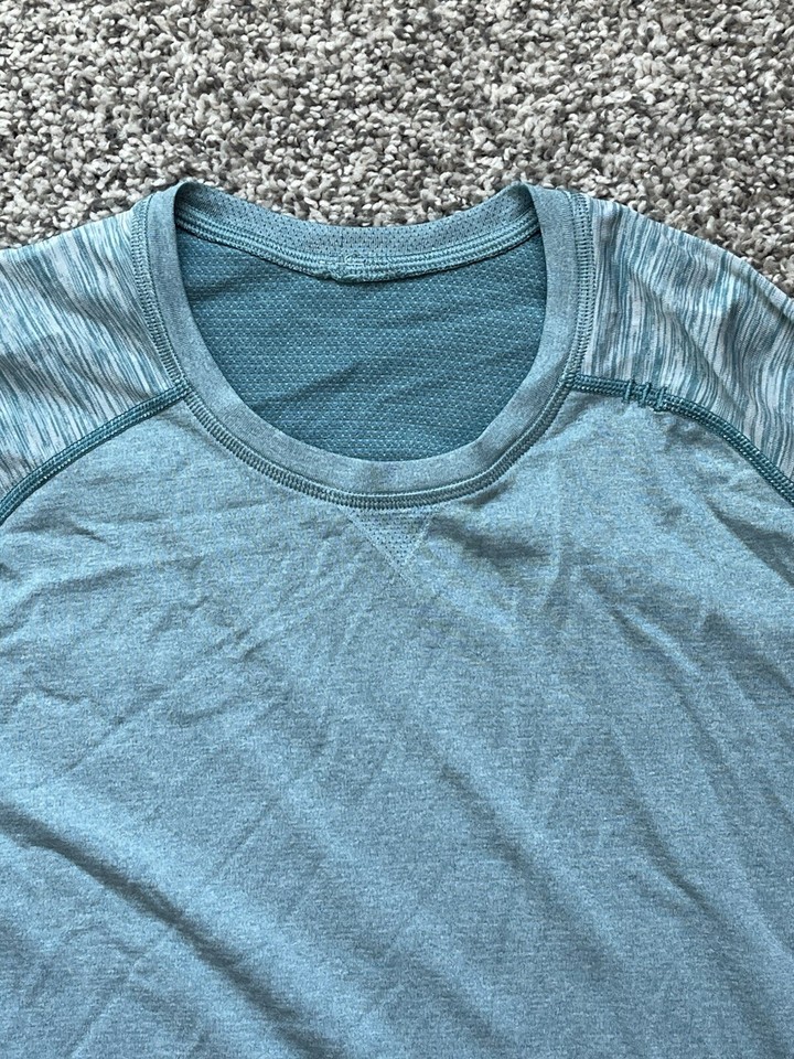 Lululemon T Shirt Men's Size Med Metal Vent Tech Blue Heathered Long