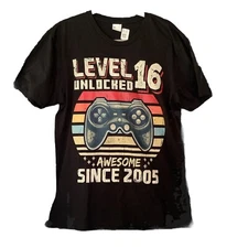Graphic T-Shirt Mens Med BlackNeck Level 16 Awesome Since 2005 Game Controller