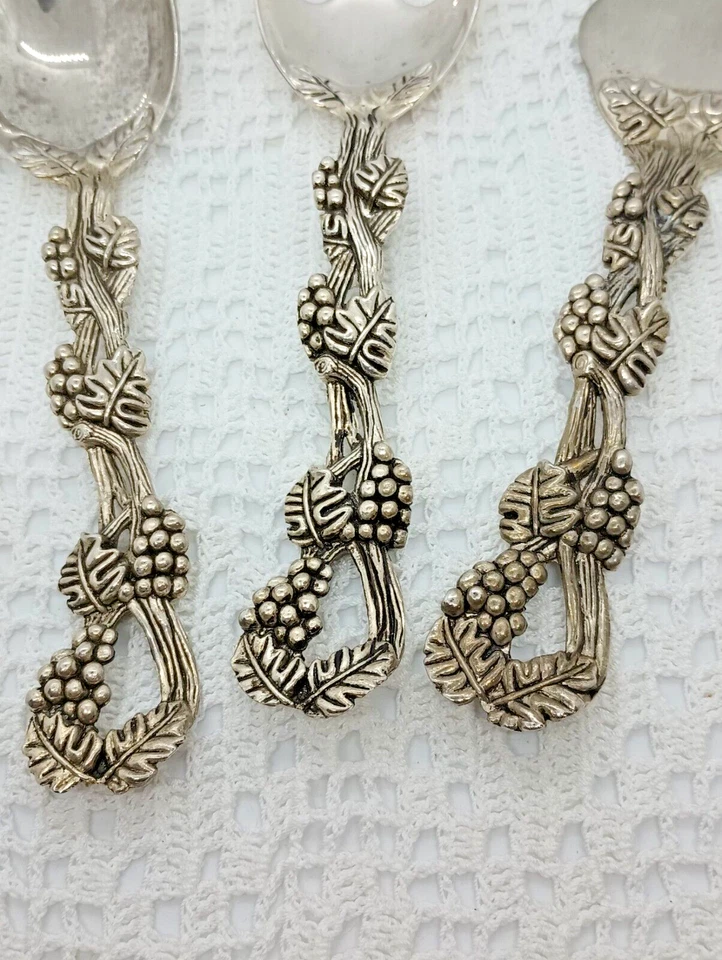 Godinger Silver Art Co. Ensalada y Pastel Diseño de Vid Ornamentado Servicio de Tres Piezas Foto 3 de 4