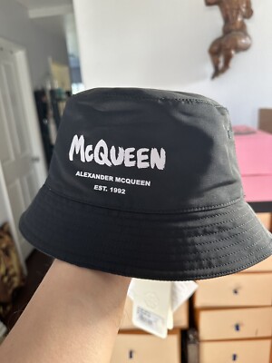 NEW Alexander mcqueen graffiti bucket hat 726538 4405Q BLACK