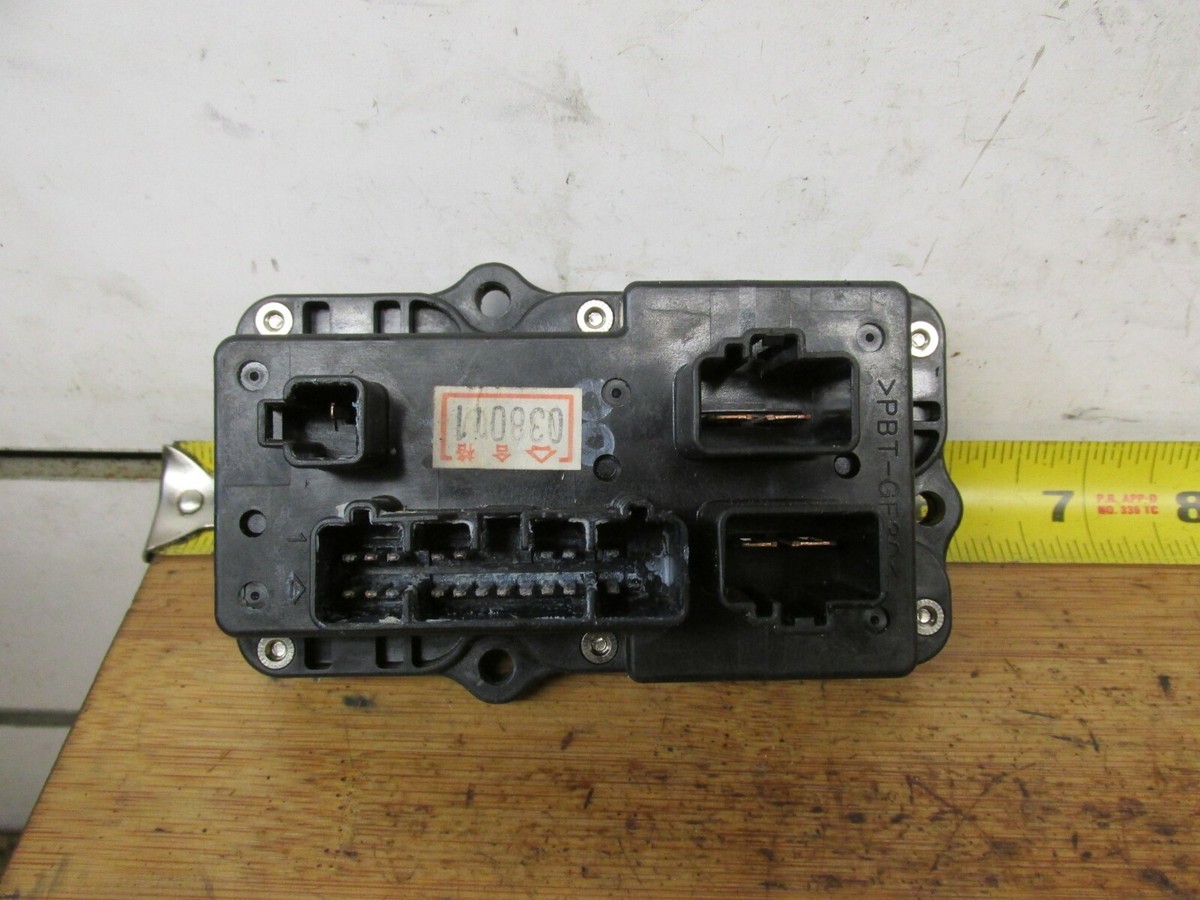 Yamaha Outboard 175 HP FUSE BOX ASSY 68F-82170-01-00 | eBay Yamaha Outboard 175 HP FUSE BOX ASSY 68F-82170-01-00 | eBay
