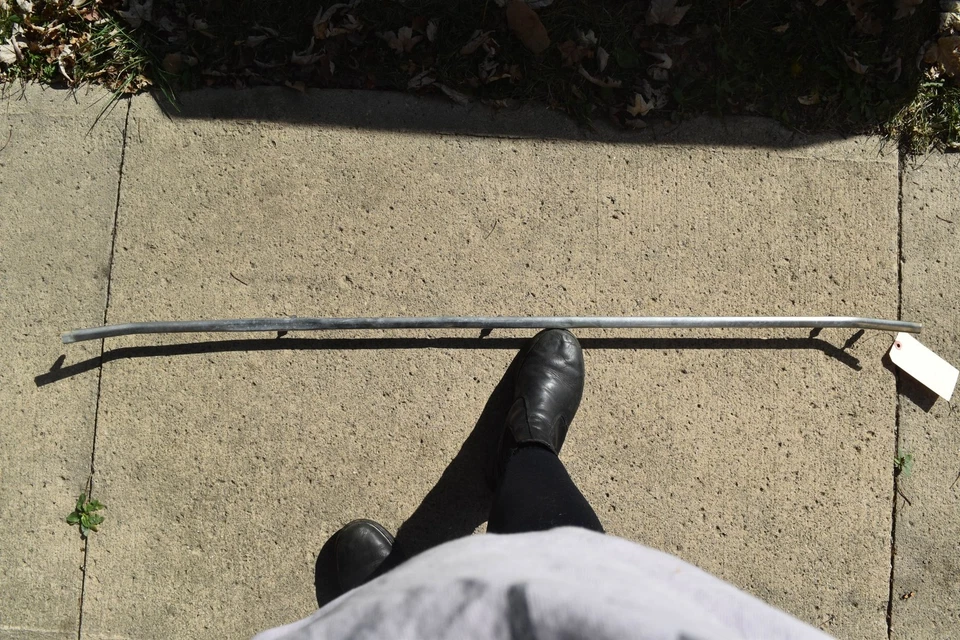 Chevy Monza Corvair 1966 panel trasero moldura inferior cubierta exterior 66 Foto 2 de 4