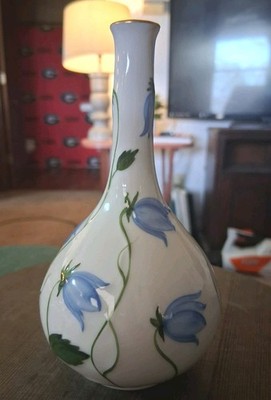 Herend Hungary Handpainted Raised Bluebell Floral Relie Vase With Gilt Rim 5.5'' 