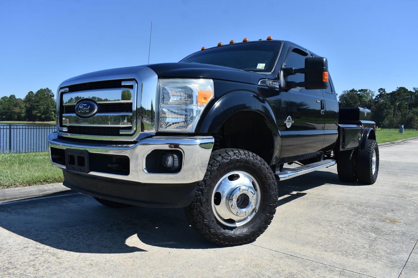 2016 Ford F-350 Super Duty Lariat thumbnail 11