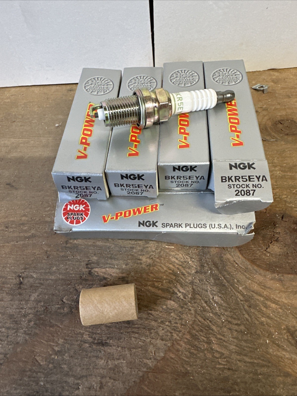 Set of 4 NGK 2087 BKR5EYA V-Power Spark Plugs