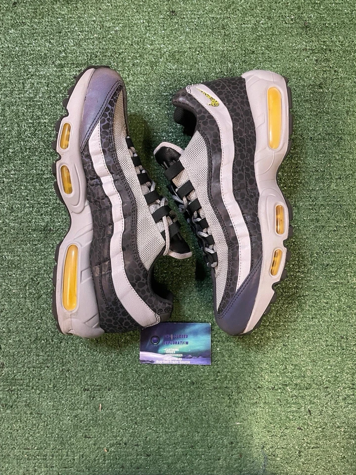 NIKE AIR MAX 95 SE REFLECTIVE OFF NOIR AMARILLO WOLF GREY SZ 10 [BQ6523-001] - Image 3 of 4