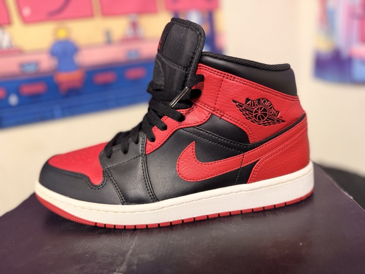 Nike Air Jordan 1 Mid GS Banned Bred Size 10.5 Men display picture 3