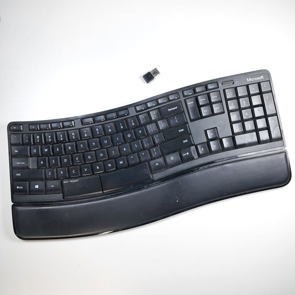 Microsoft Sculpt Comfort Wireless Ergonomic Keyboard With USB